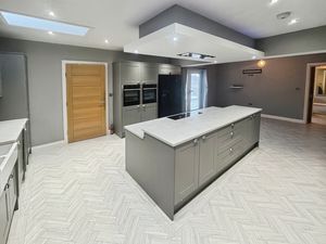 Kitchen- click for photo gallery